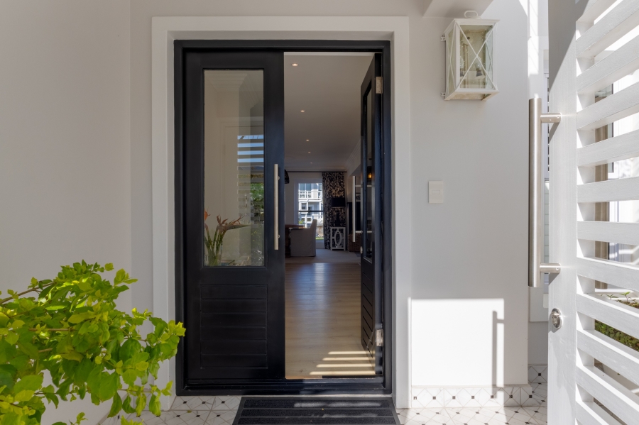 4 Bedroom Property for Sale in Thesen Islands Western Cape